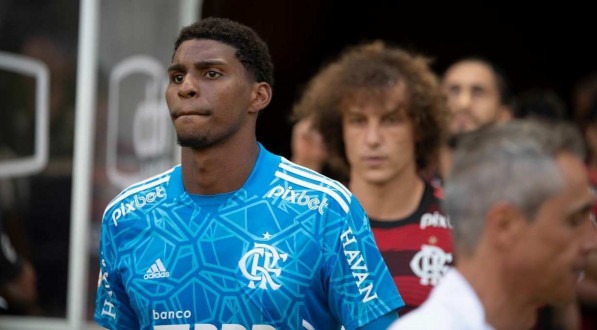 Hugo Souza foi sacado do time titular do Flamengo antes da chegada de Dorival J&uacute;nior