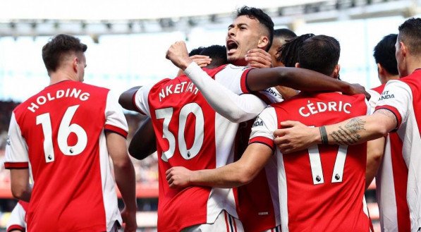 Arsenal lidera a atual edi&ccedil;&atilde;o da Premier League 