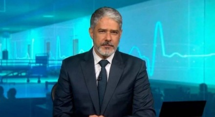 JORNALISMO William Bonner apresentando o Jornal Nacional, na TV Globo