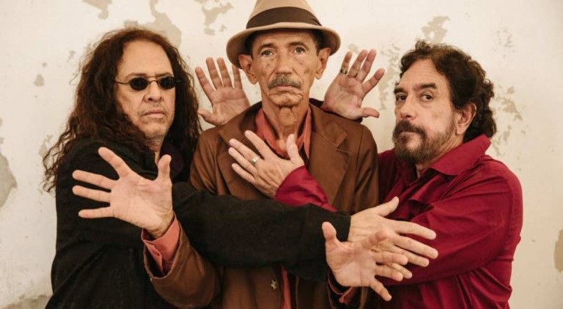 A banda Ave Sangria retorna ao Recife neste domingo (22), em show no Teatro do Parque