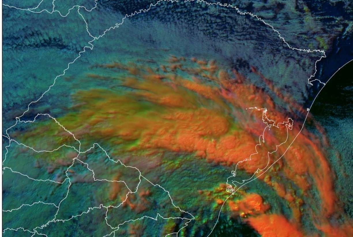 EFEITOS Sistema de baixa pressão começou como um ciclone extratropical, muito comum, juntamente com uma frente fria no fim de semana