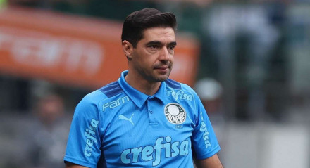 O técnico do Palmeiras, Abel Ferreira, prefere a contratação de um atacante