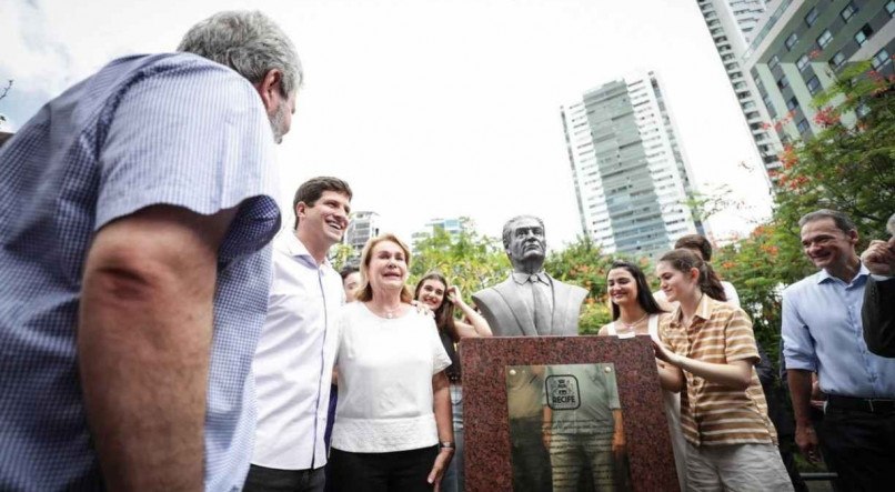 Inauguração do busto de Joaquim Francisco no Parque da Jaqueira