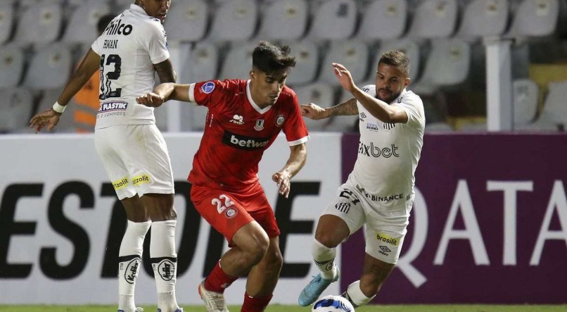 O Santos sofreu para conseguiu a vitória na Vila Belmiro sobre o Unión La Calera pela Copa Sul-Americana