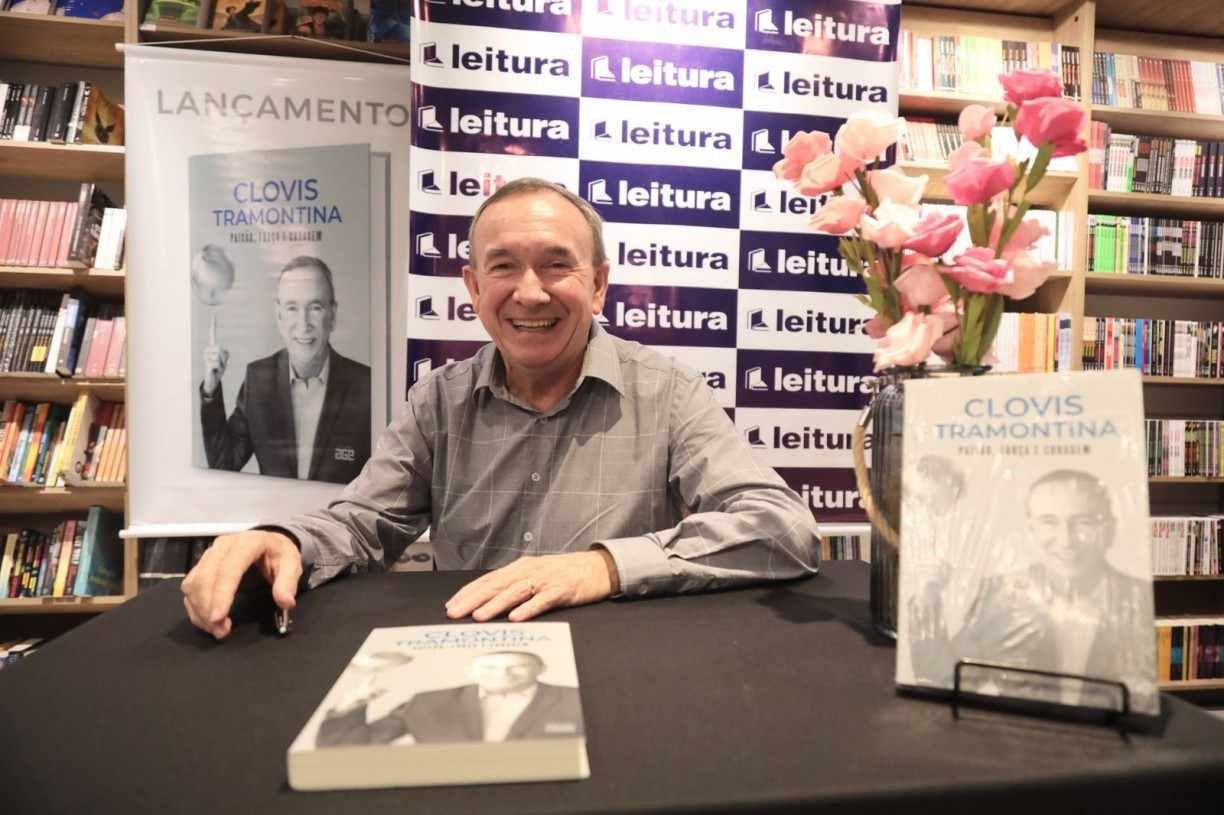 Clovis Tramontina lança biografia no Recife: 