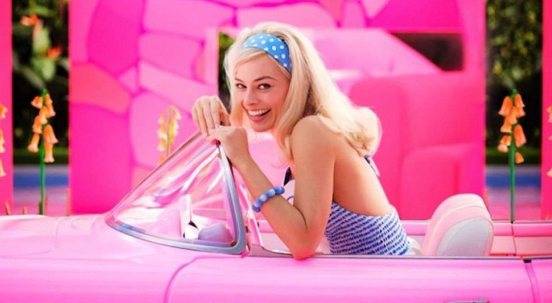 Margot Robbie como Barbie foi a primeira imagem divulgada do filme dirigido por Greta Gerwig