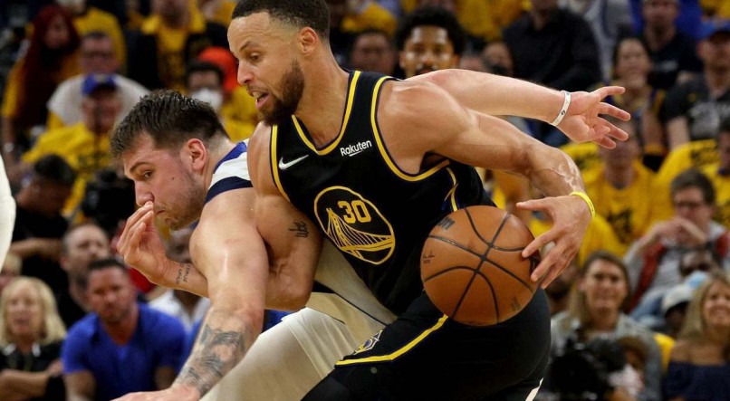 Stephen Curry e Luka Doncic se enfrentam nas Finais de Conferência da NBA