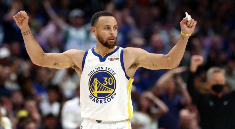 Golden State Warriors conta com o talento de Curry para vencer na estreia