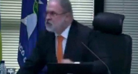 O procurador-geral da República, Augusto Aras, discutiu de forma áspera com o subprocurador-geral, Nívio de Freitas
