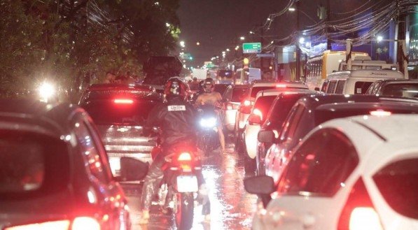 Dia do Motociclista: vítimas diminuem no Recife, mas motos seguem ferindo e matando no trânsito