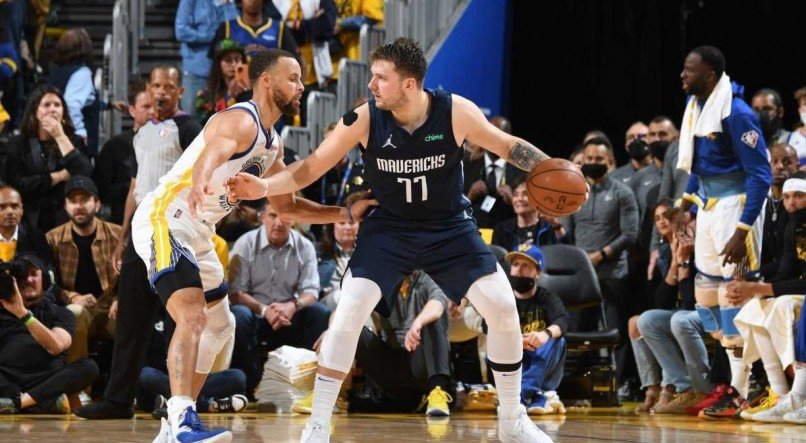 Curry e Doncic são os principais jogadores de Warriors e Mavericks, respectivamente