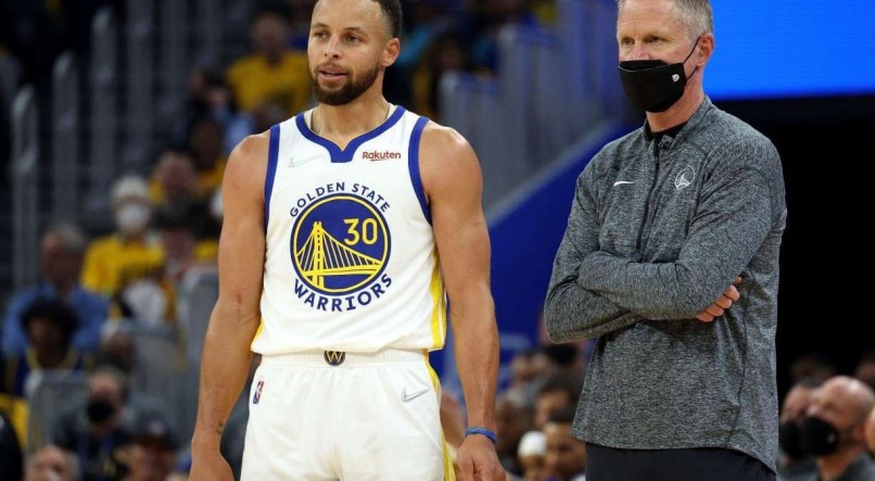 O Golden State Warriors vive uma campanha inconstante na NBA