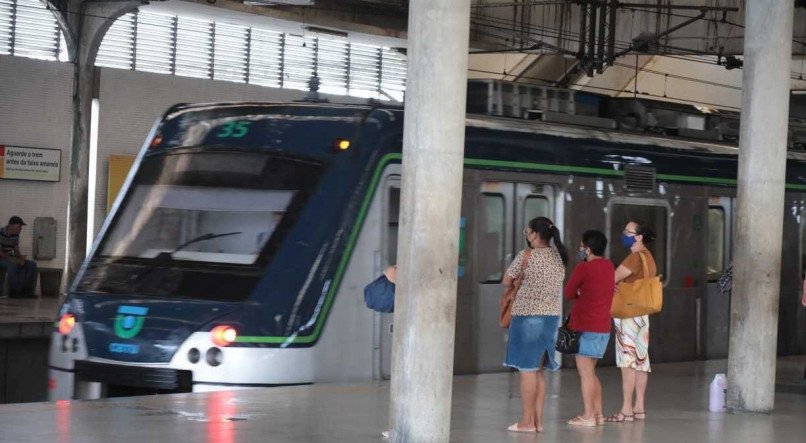 O Metrô do Recife segue sobrevivendo com menos da metade do orçamento de custeio necessário. Precisava de R$ 300 milhões, mas só foram aprovados R$ 120 milhões