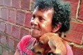 VÍDEO: para 'proteger' a dona, cachorrinho ataca microfone de repórter e web explode com a fofura