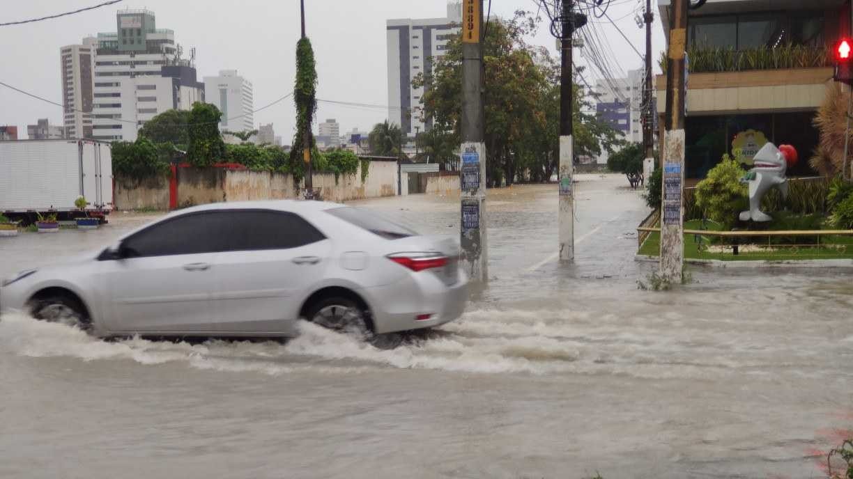 Defesa Civil alerta para risco de chuvas intensas em Pernambuco e Alagoas