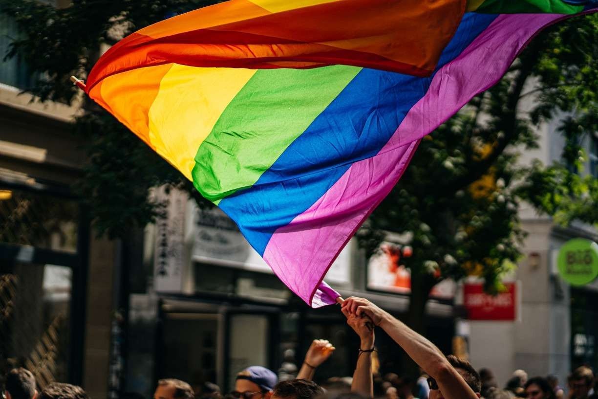 IBGE: Primeira pesquisa sobre orientação sexual aponta número de população homossexuais e bissexuais em Pernambuco