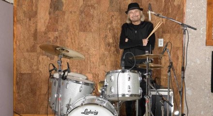 Alan White, baterista da Banda YES, morreu aos 72 anos