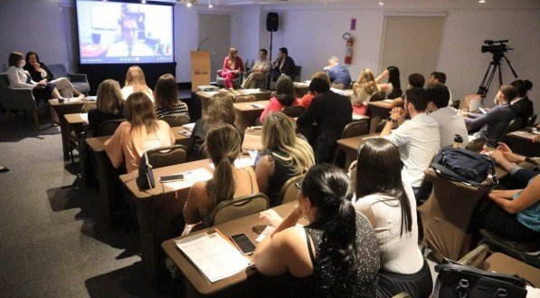 Evento aborda hepatite e doença gordurosa no fígado