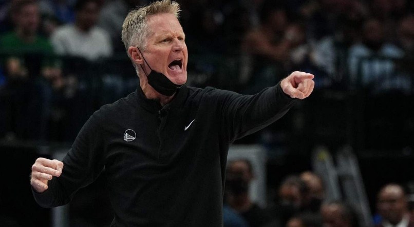 Steve Kerr, técnico dos Warriors, pode ter retorno importante ainda na atual temporada da NBA