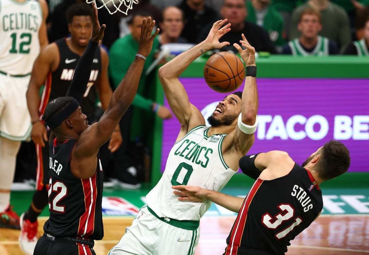 Tyler Herro é desfalque no Miami Heat para jogo 4 contra o Boston