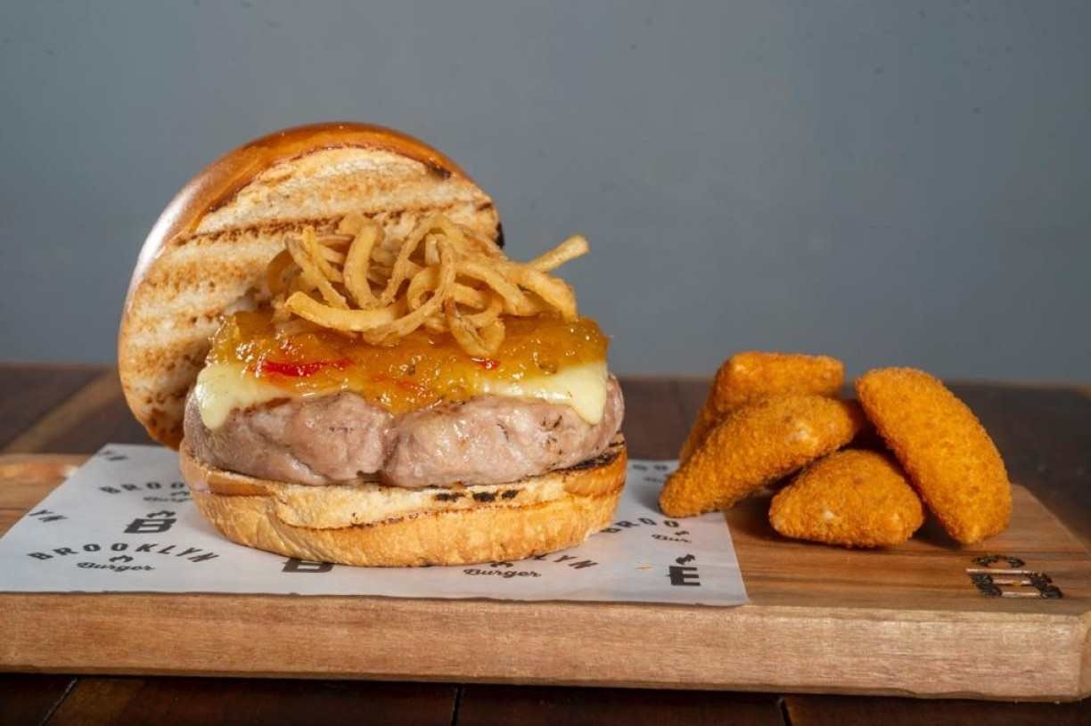 Hambúrguer do Brooklyn Burger, disponível no Burger Gourmet Divulgação/Armando Artoni