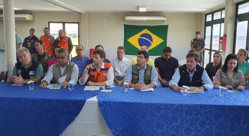 Ministros se limitar a um sobrevoo sem ir a nenhyu7ma das localidades atingidas. Depois sobrevoo voltaram a Brasília.