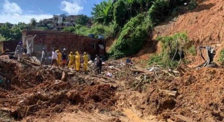 Comunidade foi o ponto com mais mortes em Pernambuco após fortes chuvas caírem no sábado (28)