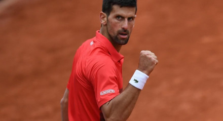 Nadal e Djokovic se enfrentam em Roland Garros