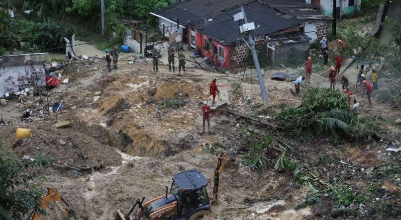 133 pessoas morreram por deslizamentos de barreira em &aacute;reas de morro do Grande Recife