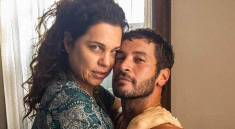 Maria Bruca (Isabel Teixeira) e Levi (Leandro Lima)