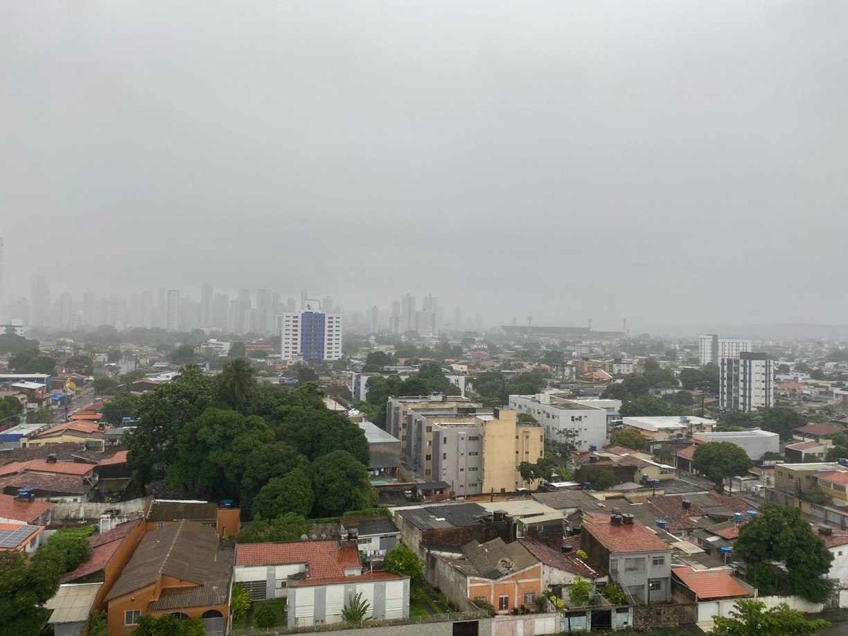 PANCADAS DE CHUVA E MARÉ ALTA: Confira a previsão do tempo do Recife hoje, 02/07