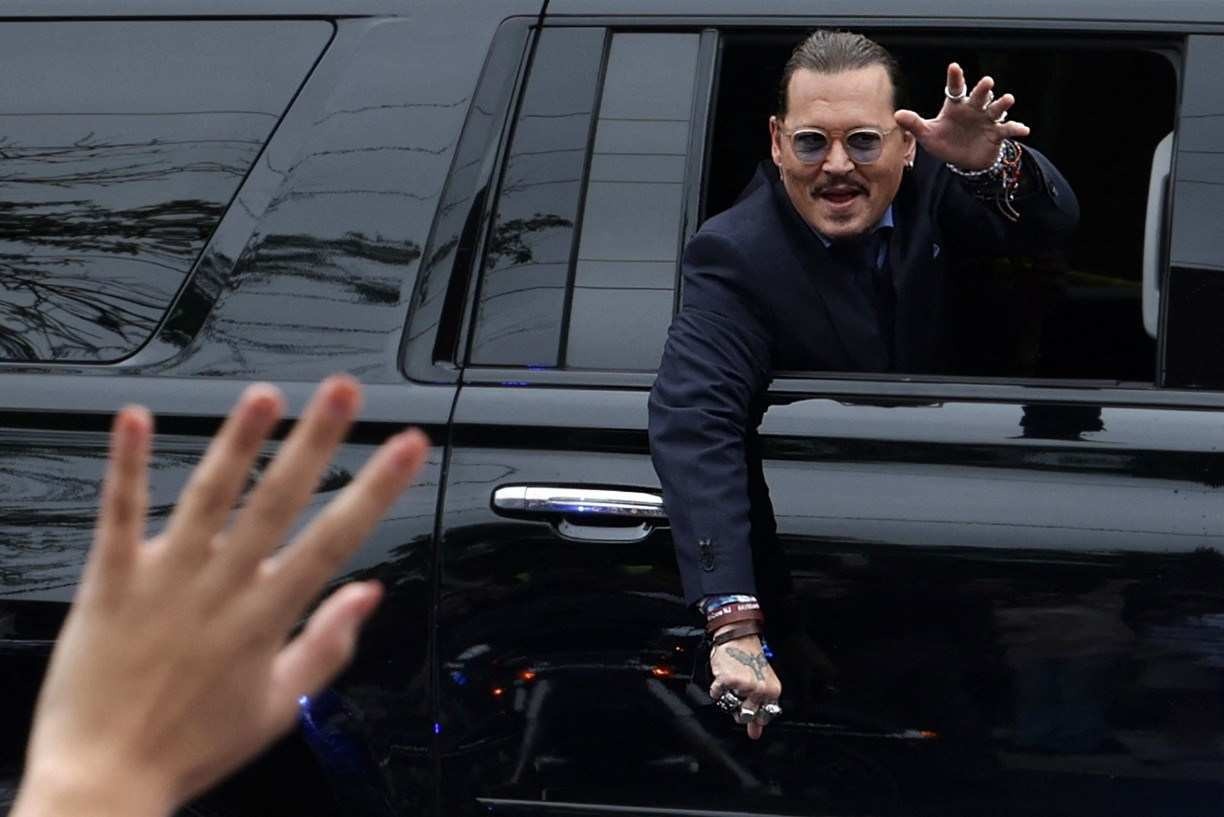 JULGAMENTO JOHNNY DEPP: fãs pedem justiça por Johnny Depp; veja veredito final do júri
