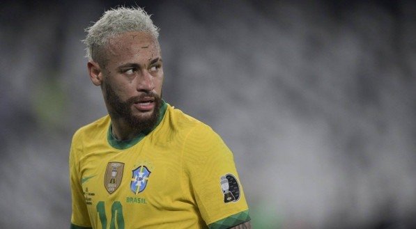 FIFA poderá punir Neymar por promessa que fez a Bolsonaro