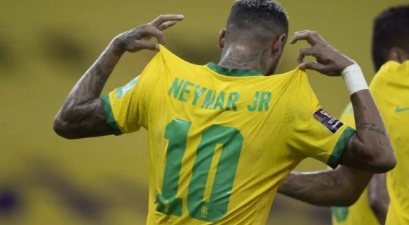 Neymar, camisa 10 da Brasil contra a Bol&iacute;via