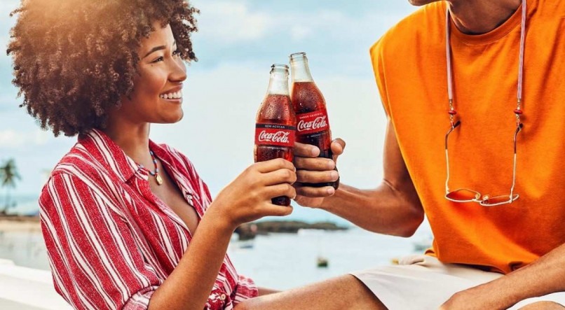 Marca que se familiariza com seus consumidores ao redor do mundo, a Coca-Cola cria proximidade conecta-se à sociedade em que está inserida