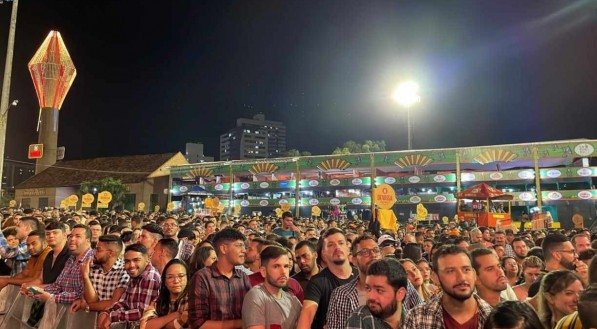 Camarotes do São João de Caruaru são interditados após dois deles cederem em noite de abertura da festa