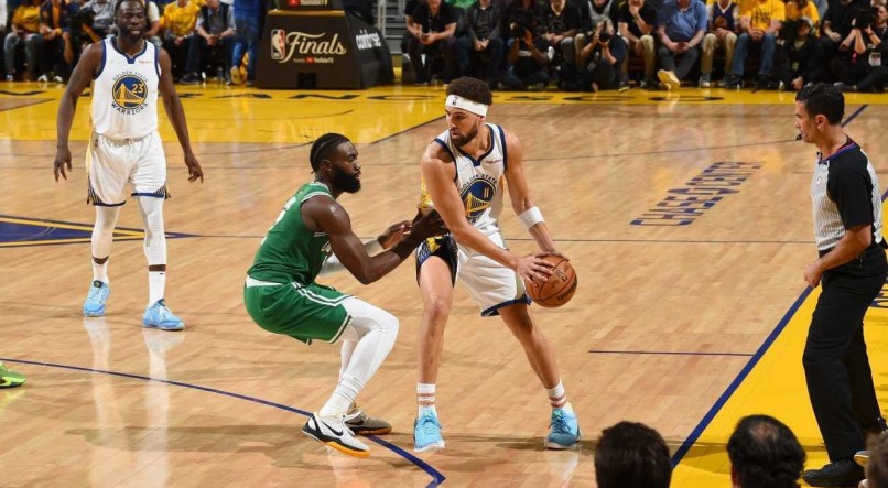 Golden State Warrios e Boston Celtics se enfrentam pelo Jogo 4 da NBA Finals