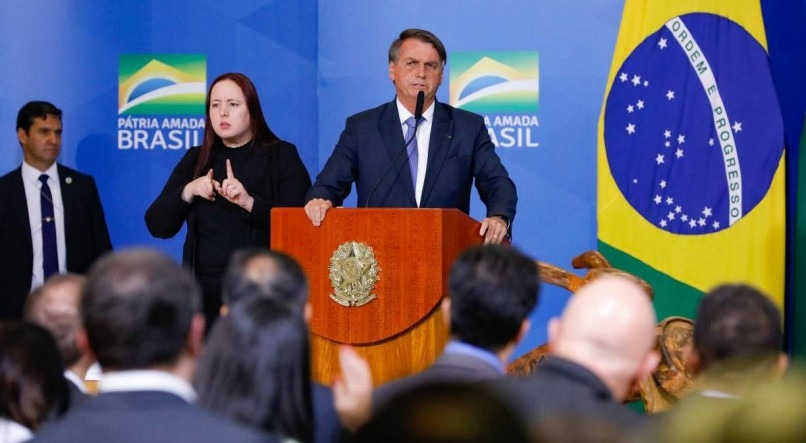 Bolsonaro disse estar "indignado" com a decisão da Segunda Turma do Supremo