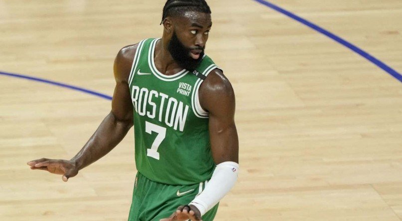 Jaylen Brown &eacute; um dos destaques dos Cetlics nesta temporada da NBA 