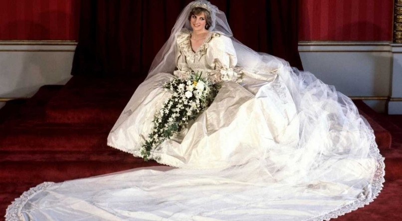 O vestido de noiva da Princesa Diana &eacute; um dos mais ic&ocirc;nicos da hist&oacute;ria