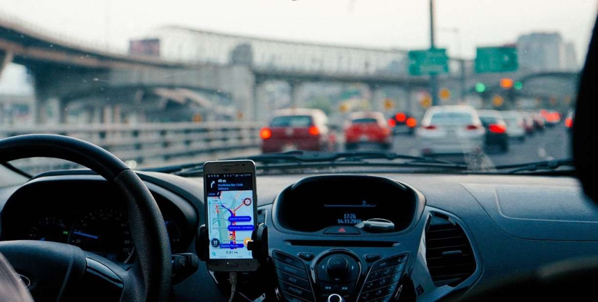 GOLPE DO CHEIRO UBER: App expulsa motorista após denúncia sem provas, advogado diz ser 'histeria coletiva'