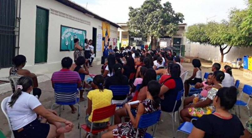 Duas escolas de Pernambuco entre destaques do ano no mundo, uma delas de Cabrobó (foto). Página 4

