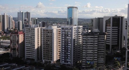 Apartamentos no bairro de Boa Viagem - Especulação Imobiliária - Prédio - Aluguel - Compra - Venda - Imóvel - Apartamentos - Recife - Boa Viagem - Recife - Placa - Vende-se - Aluga - Foto Aérea 