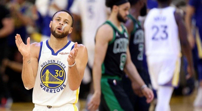 Curry &eacute; o principal nome do Golden State Warriors na NBA 