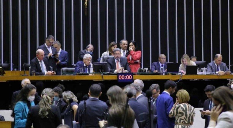 Deputados na sess&atilde;o do Plen&aacute;rio