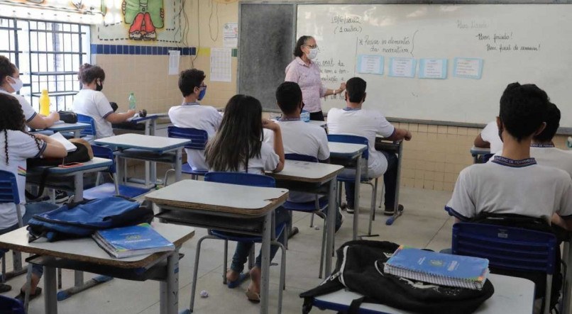 BENEFÍCIO Terão direito 52 mil trabalhadores da educação que atuaram na rede estadual de ensino de Pernambuco entre 1997 e 2006