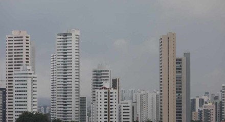 Apartamentos no bairro de Casa Amarela - Casa Forte - Especulação Imobiliária - Prédio - Aluguel - Compra - Venda - Imóvel - Apartamentos - Recife - Casa Amarela - Recife - Placa - Vende-se - Aluga - Poço da Panela - Zona Norte - Pontos Comerciais - Lojas - Salas 