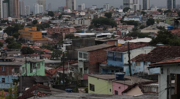 O programa atenderá famílias que moram no município do Recife há pelo menos dois anos e possuem renda de até três salários mínimos
