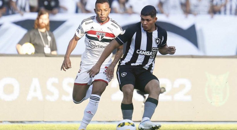Botafogo encarou o São Paulo pela 12ª rodada da Série A do Campeonato Brasileiro.