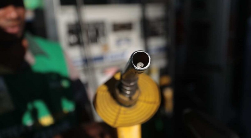 Considerando que o diesel vendido nos postos tem 10% de biodiesel, a Petrobras estima um repasse de R$ 0,27 por litro ao consumidor final